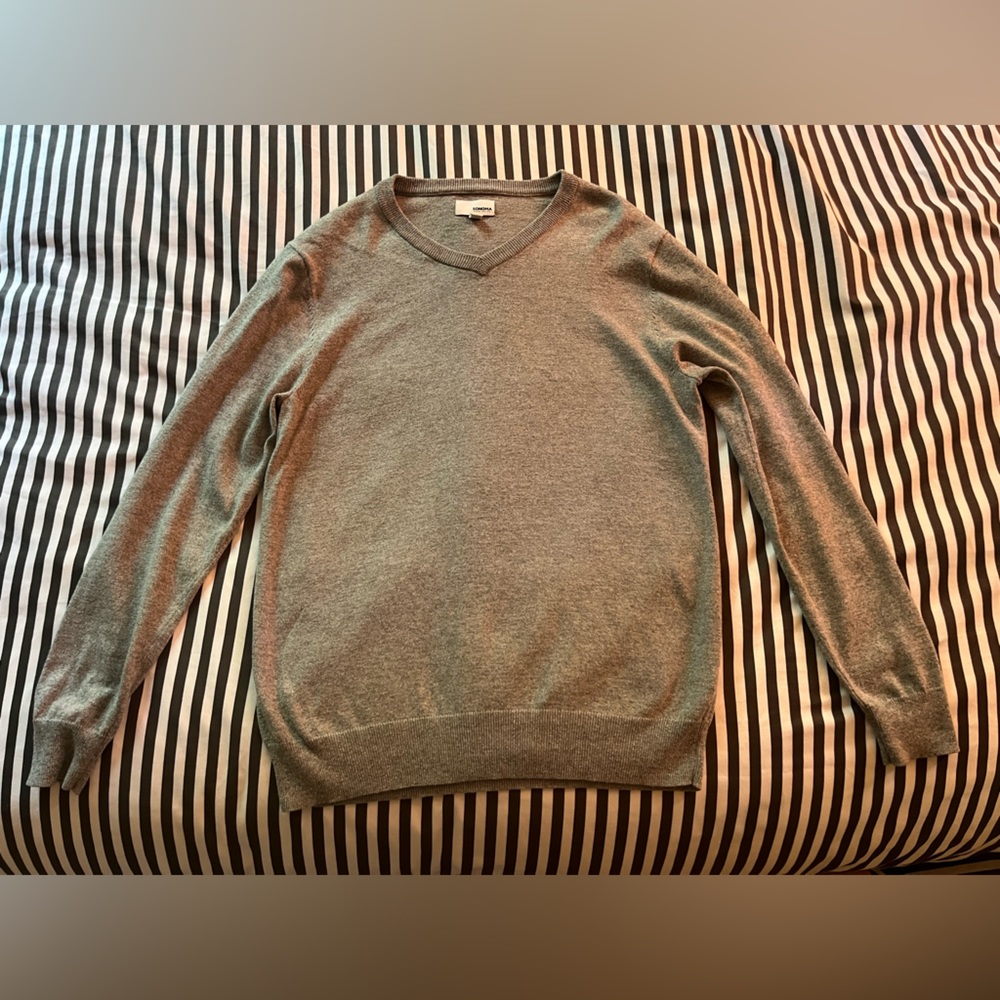 Grey Sonoma V-neck sweater. Size Small.